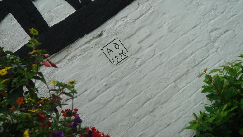 Deanwater Hotel Wilmslow Exteriör bild
