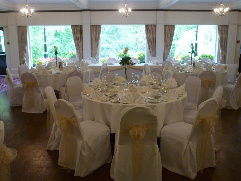 Deanwater Hotel Wilmslow Exteriör bild